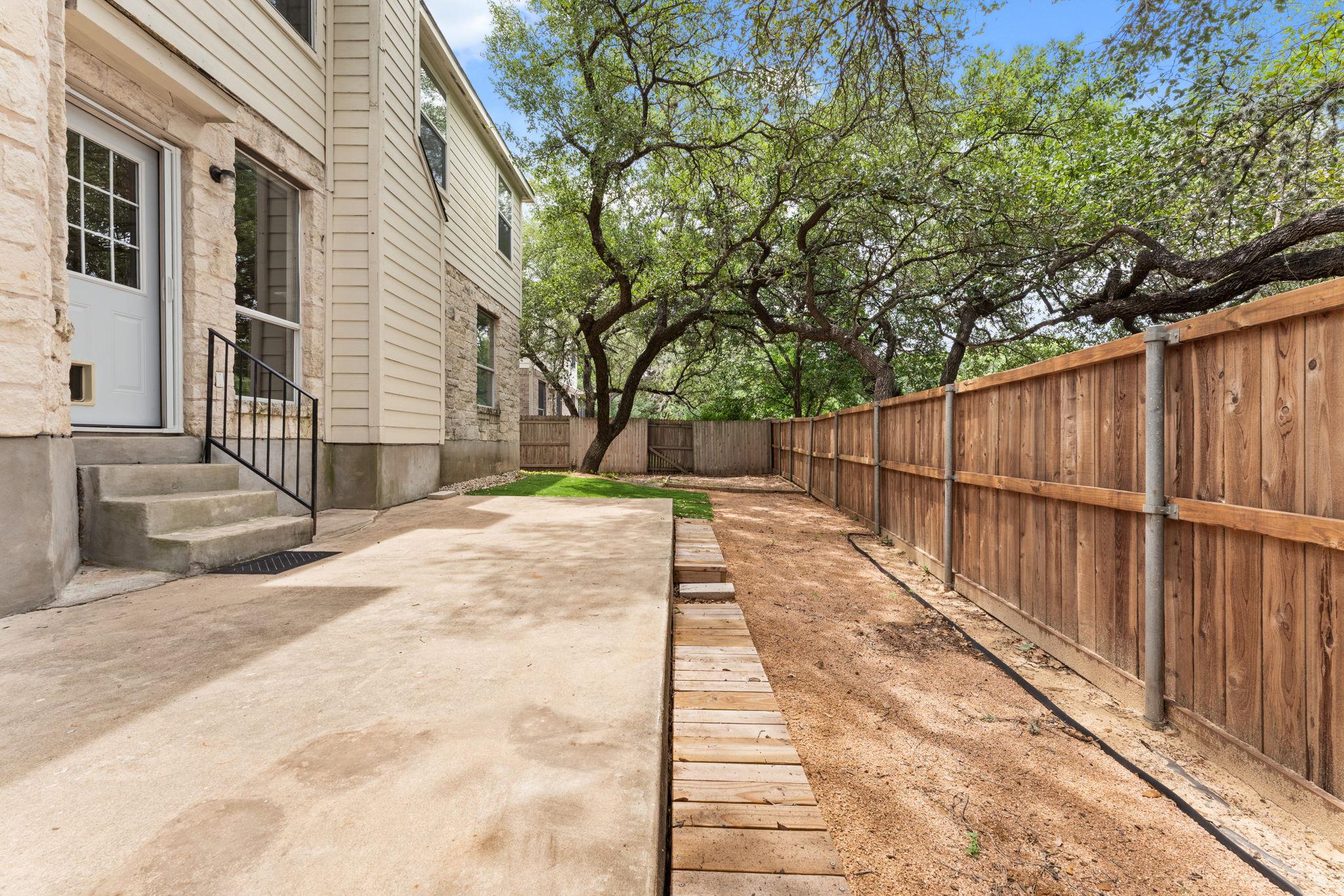 10916 Colonel Winn LOOP