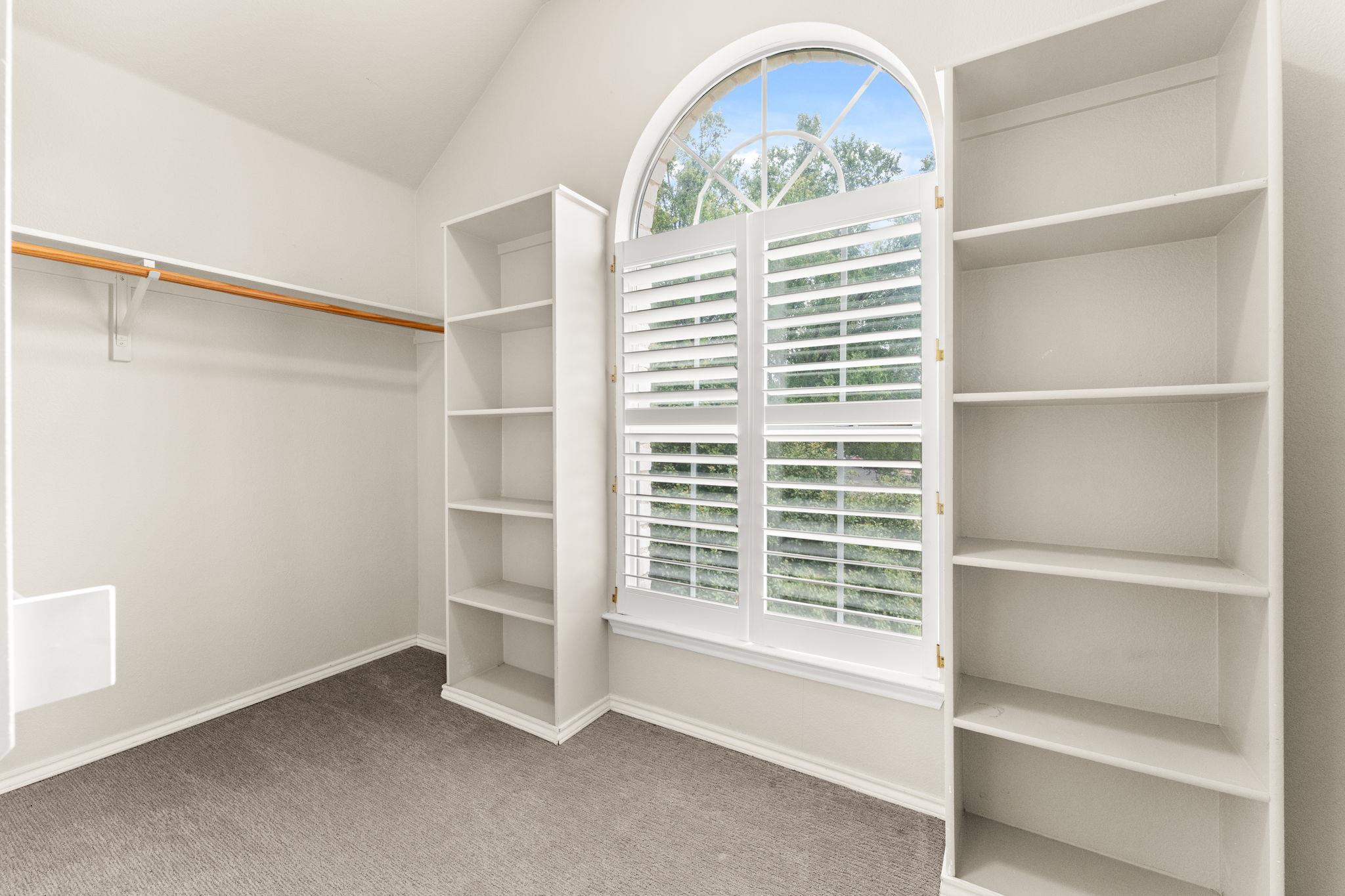 10916 Colonel Winn LOOP
