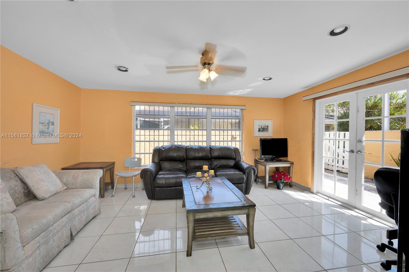 4309 SW 69th Ave