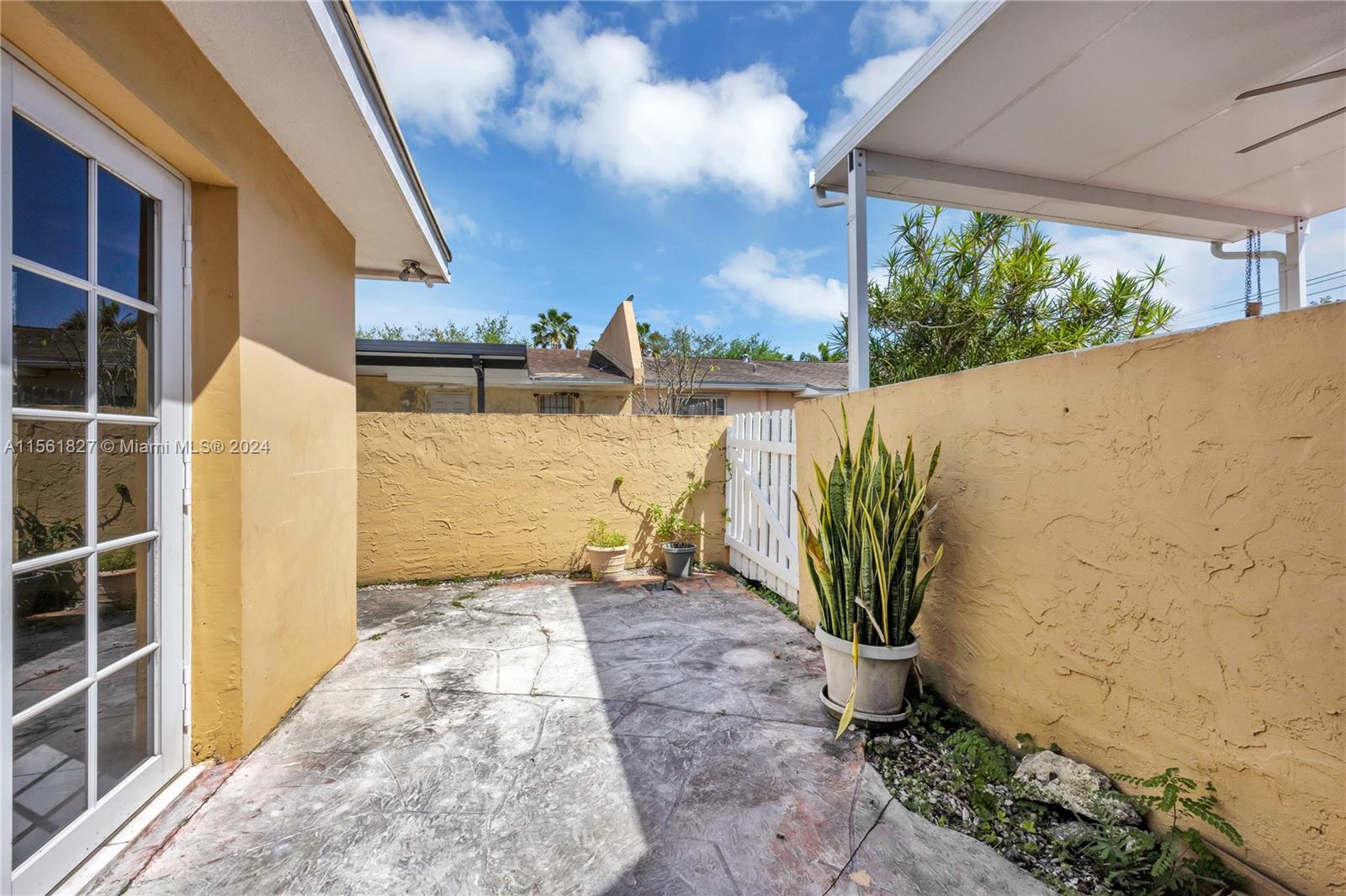 4309 SW 69th Ave