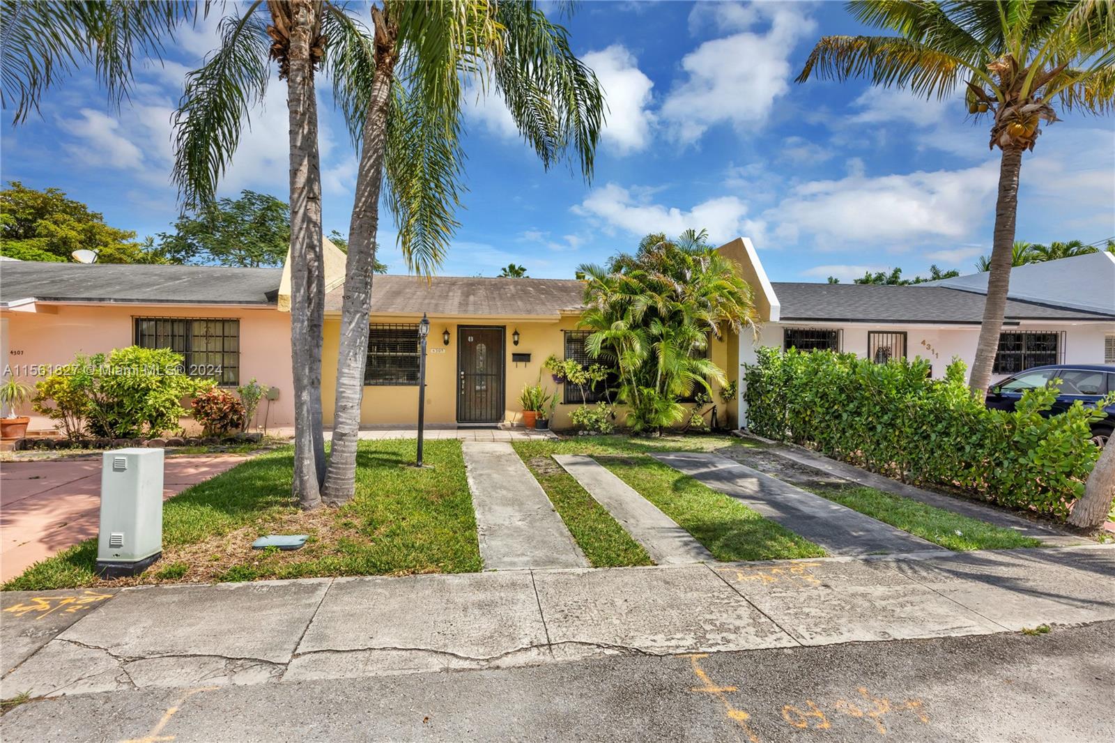 4309 SW 69th Ave