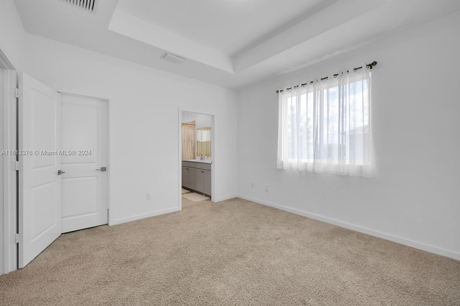 896 SE 16th Ct