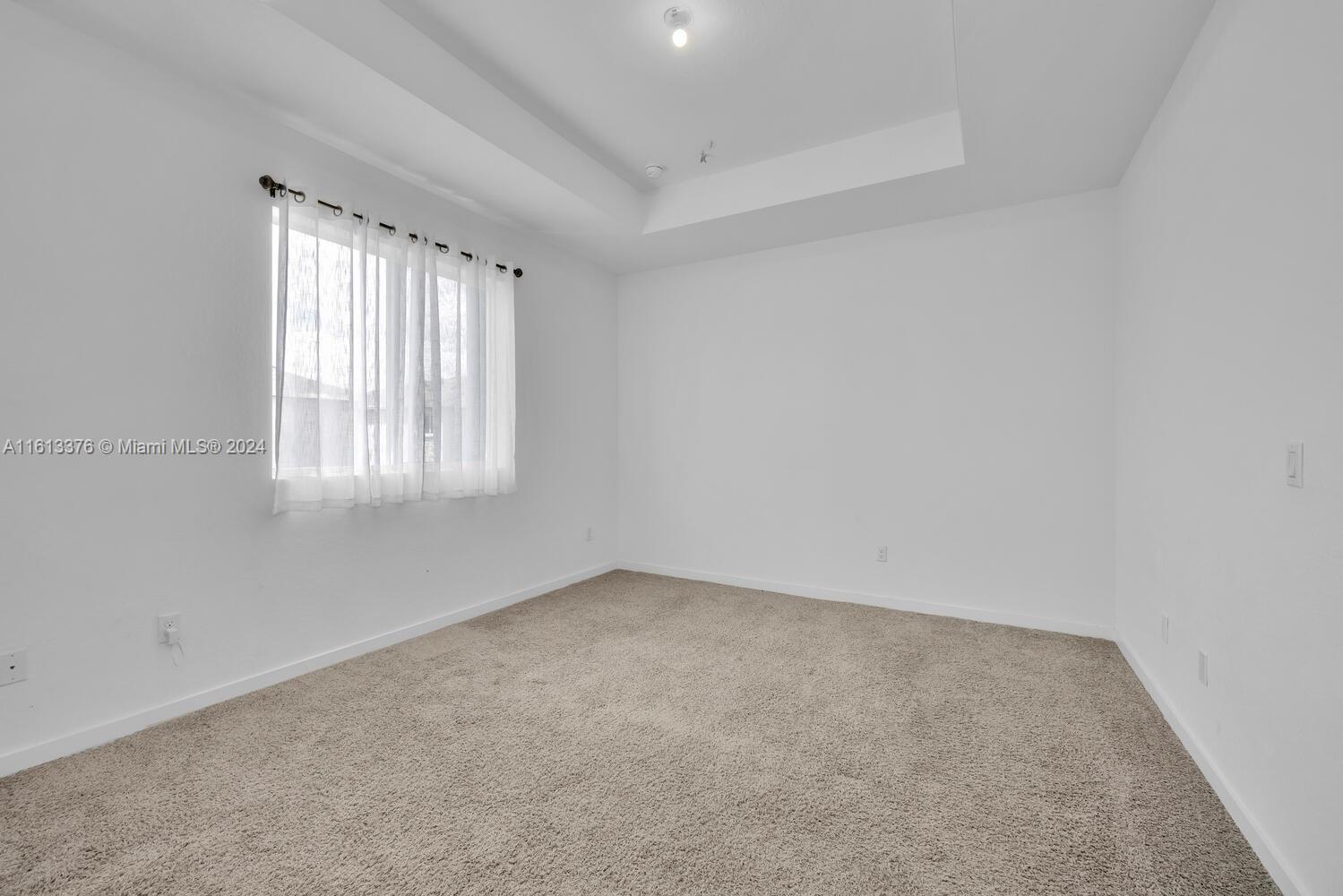 896 SE 16th Ct