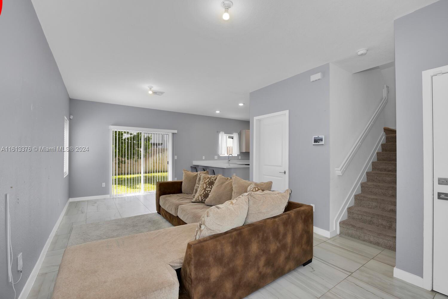 896 SE 16th Ct