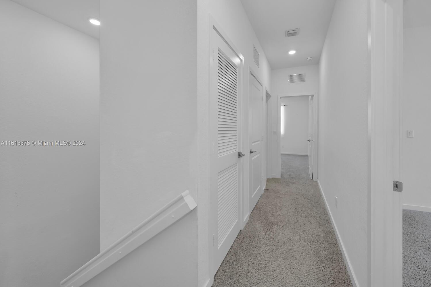 896 SE 16th Ct