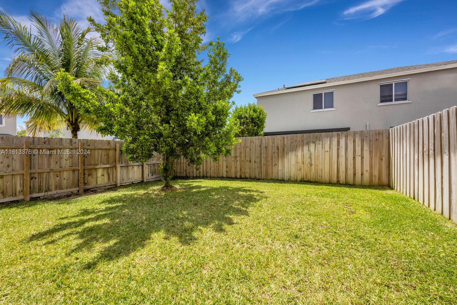 896 SE 16th Ct