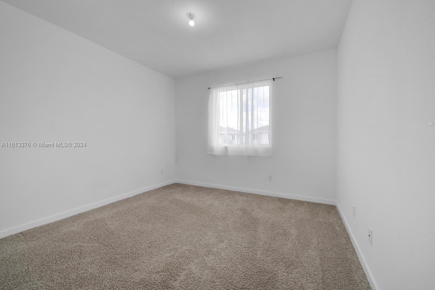896 SE 16th Ct