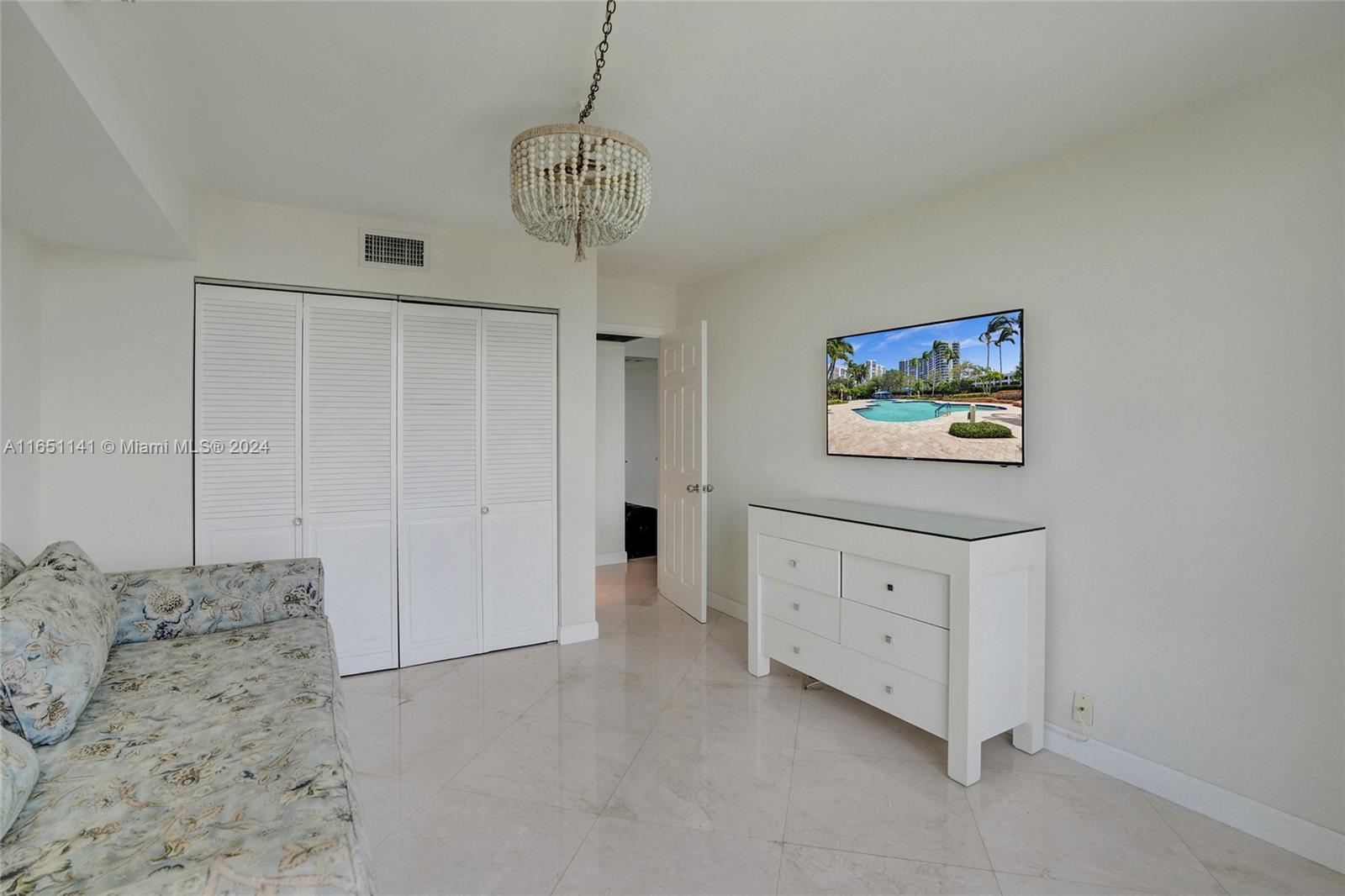 3500 Mystic Pointe Dr # 2101