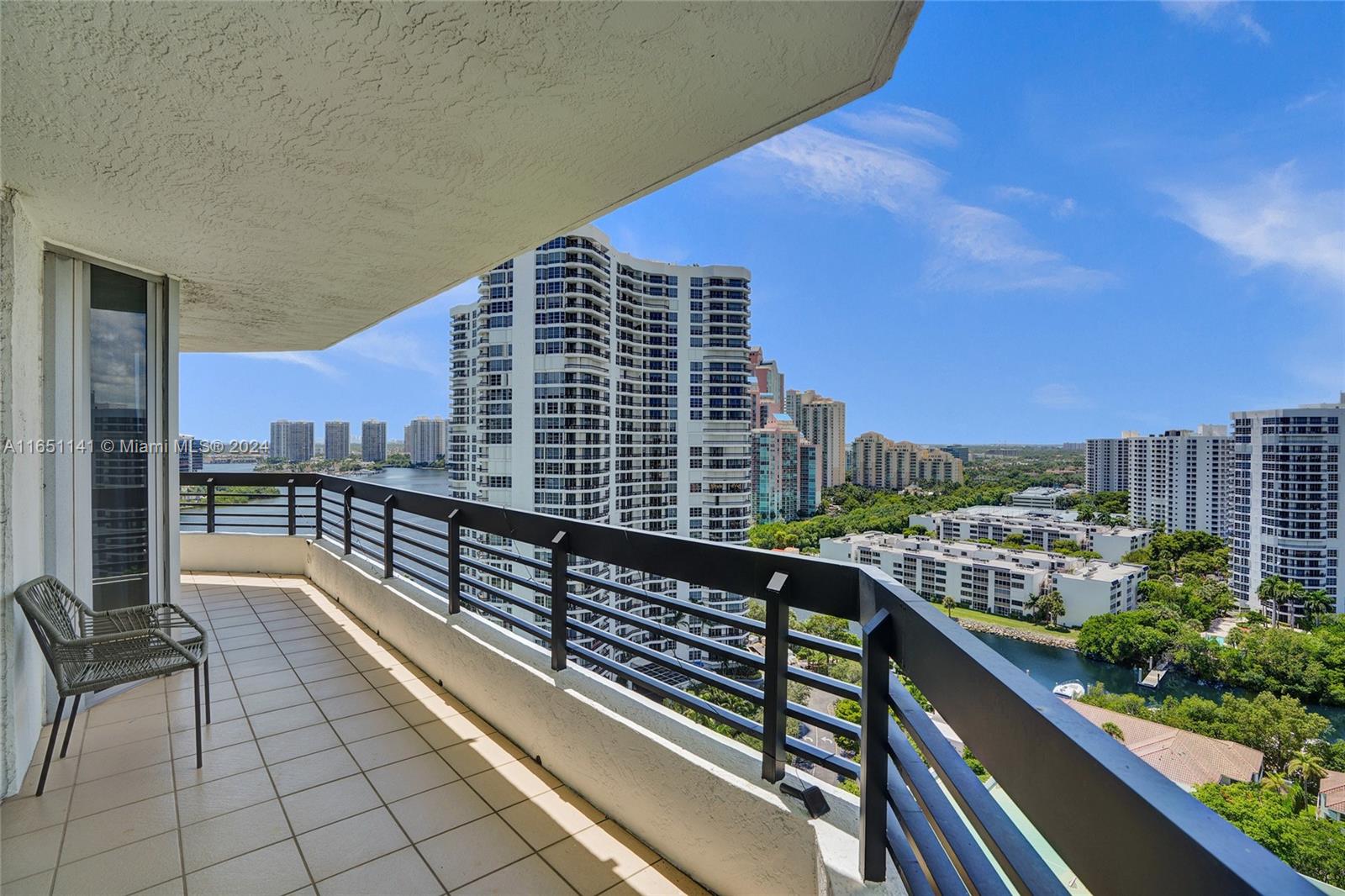 3500 Mystic Pointe Dr # 2101