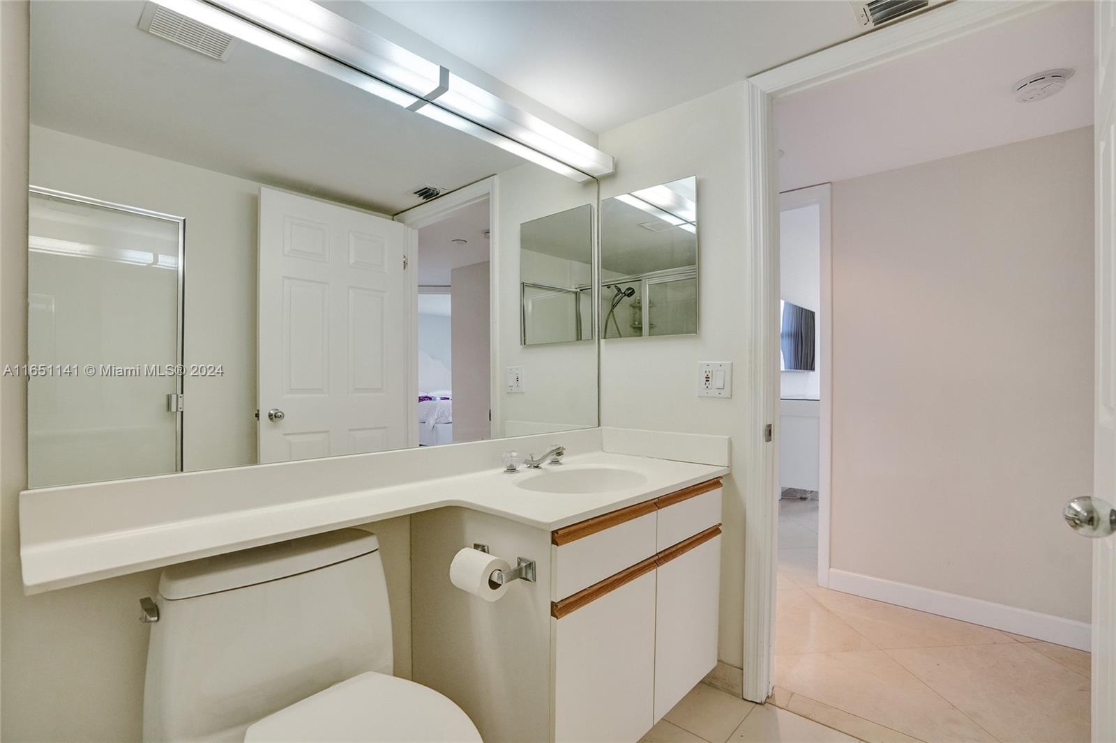 3500 Mystic Pointe Dr # 2101