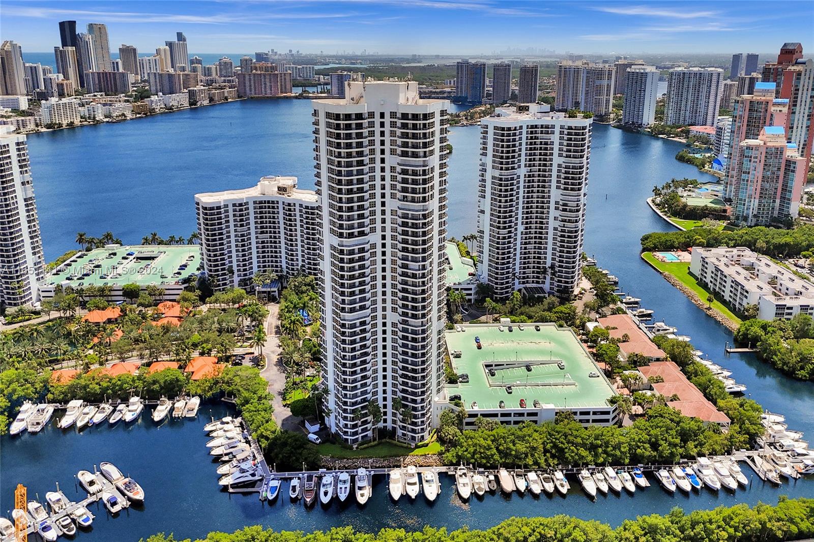 3500 Mystic Pointe Dr # 2101