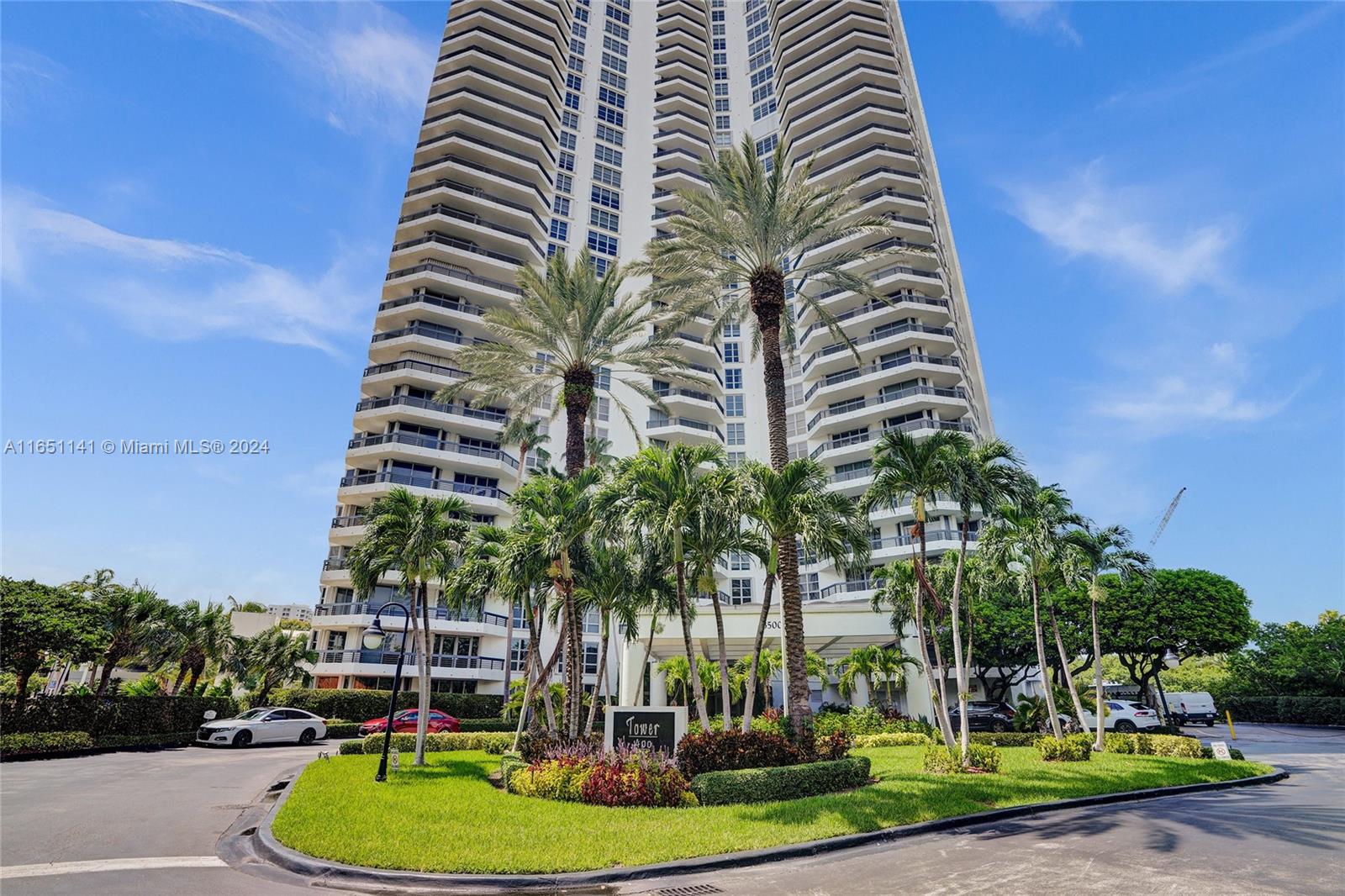 3500 Mystic Pointe Dr # 2101