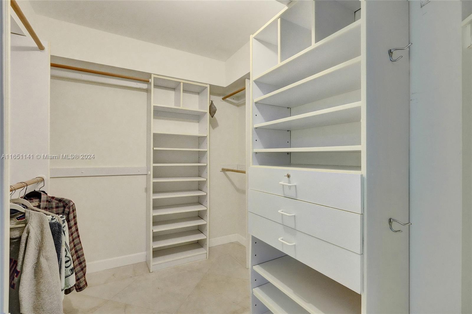 3500 Mystic Pointe Dr # 2101
