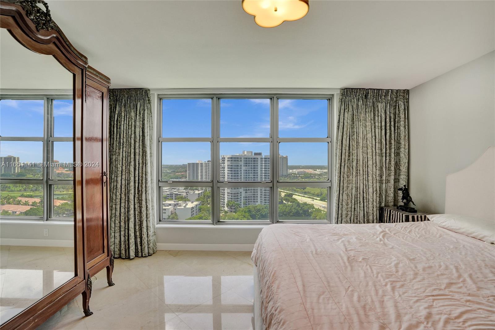 3500 Mystic Pointe Dr # 2101
