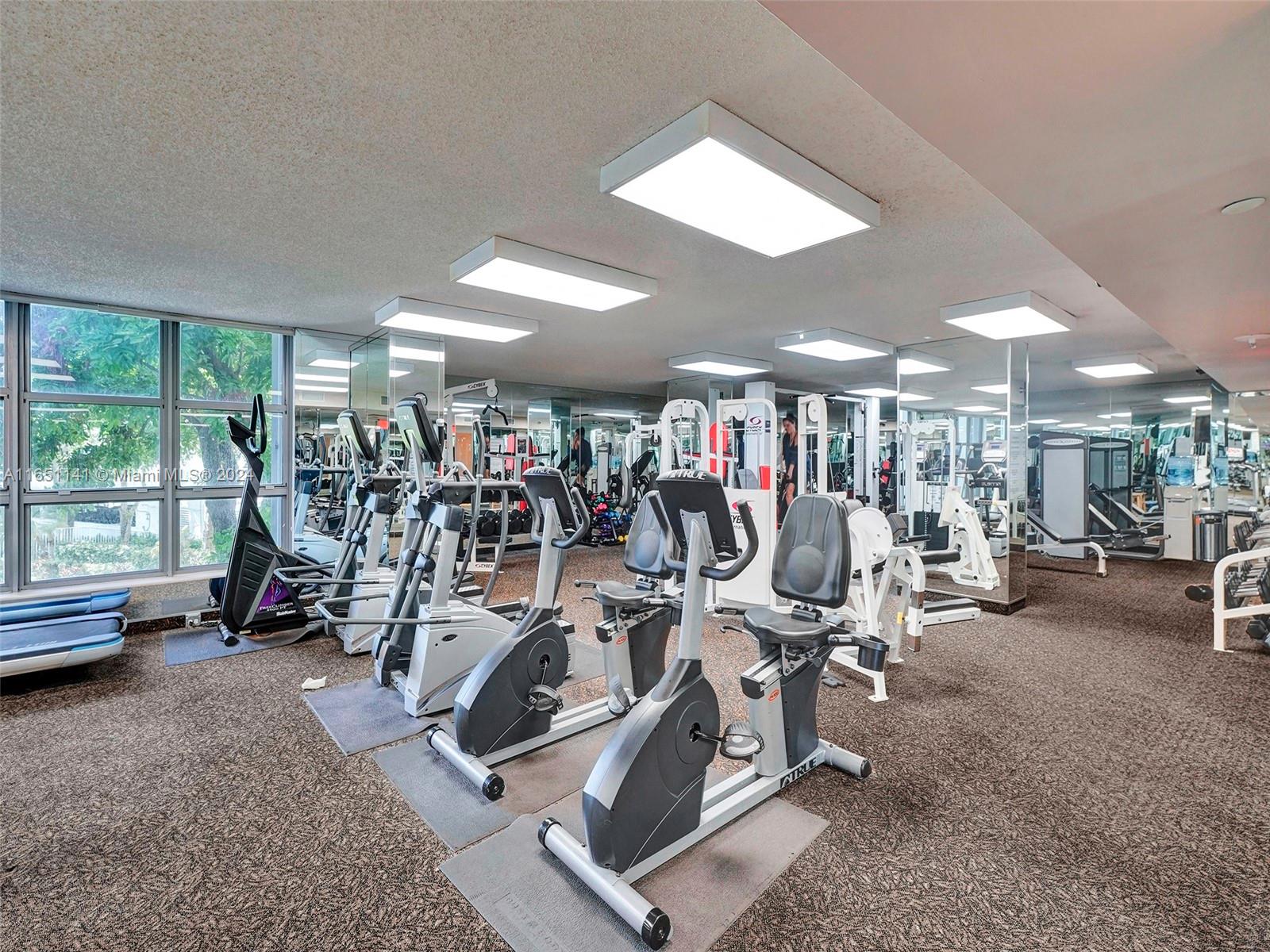 3500 Mystic Pointe Dr # 2101