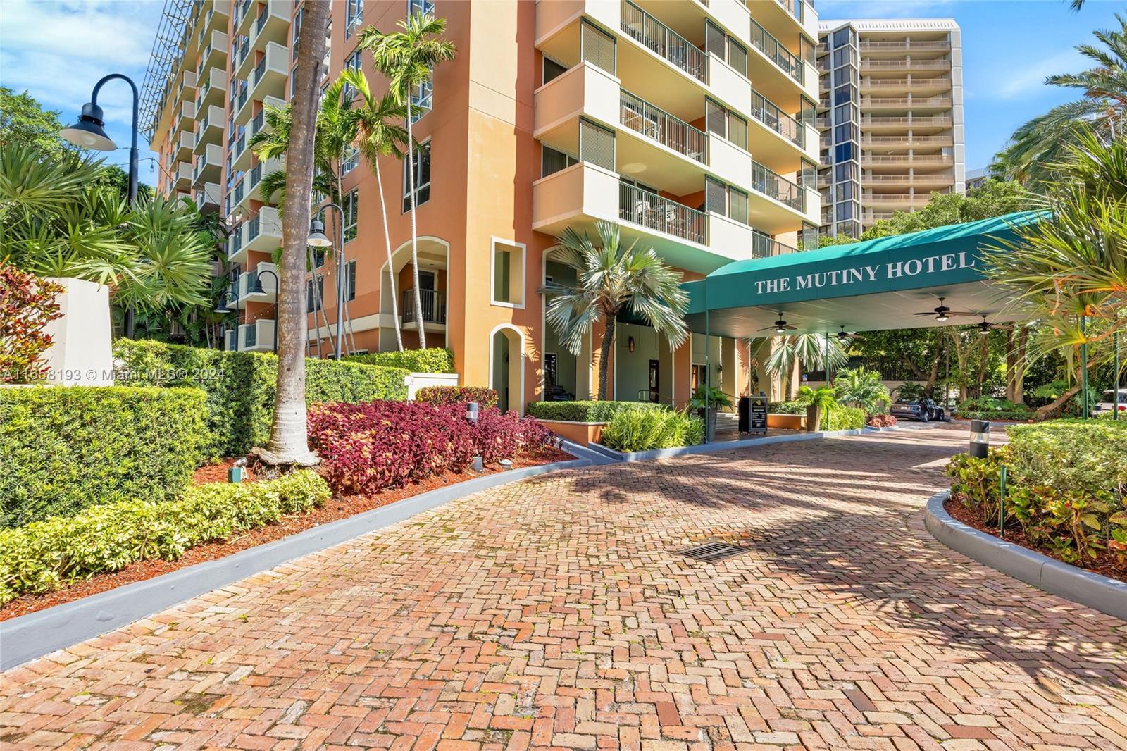 2951 S Bayshore Dr # 307