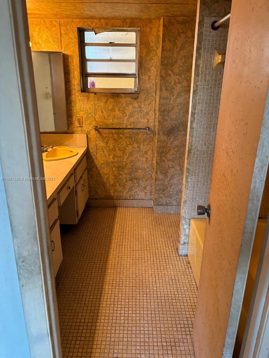 16400 NE 17th Ave # 306