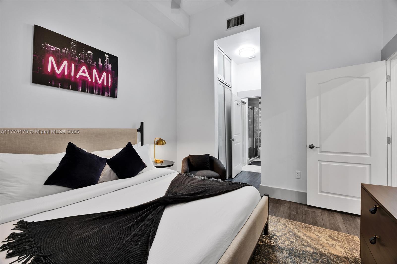 1200 Brickell Bay Dr # 1406