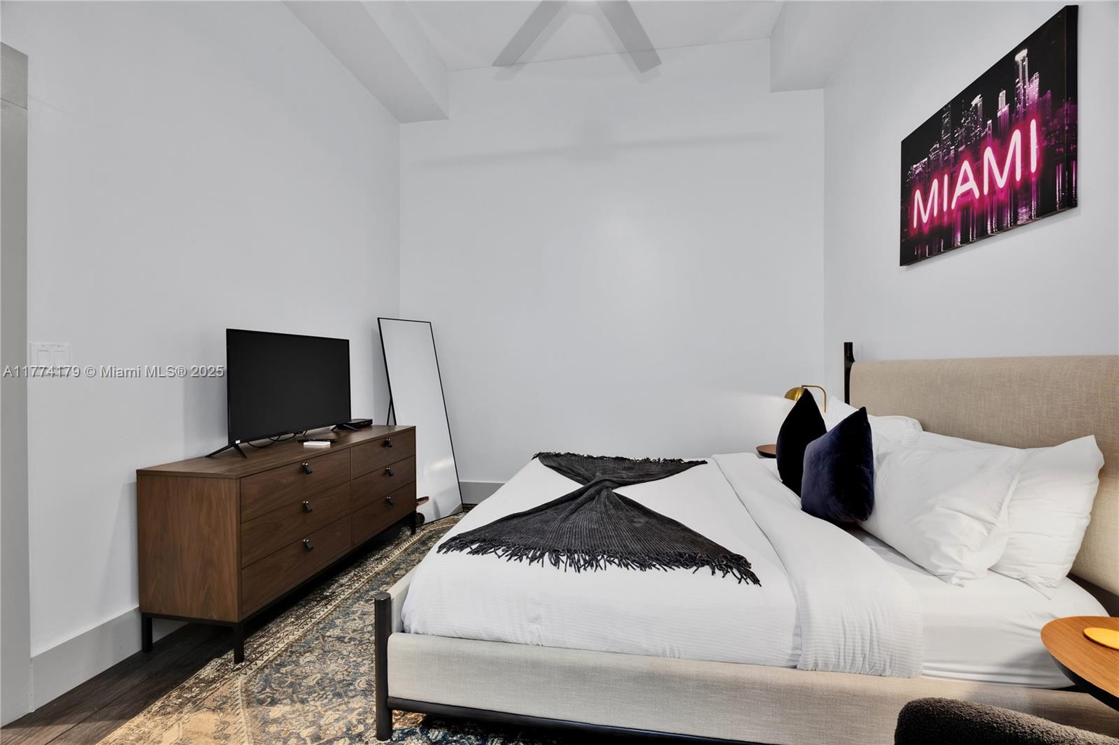 1200 Brickell Bay Dr # 1406