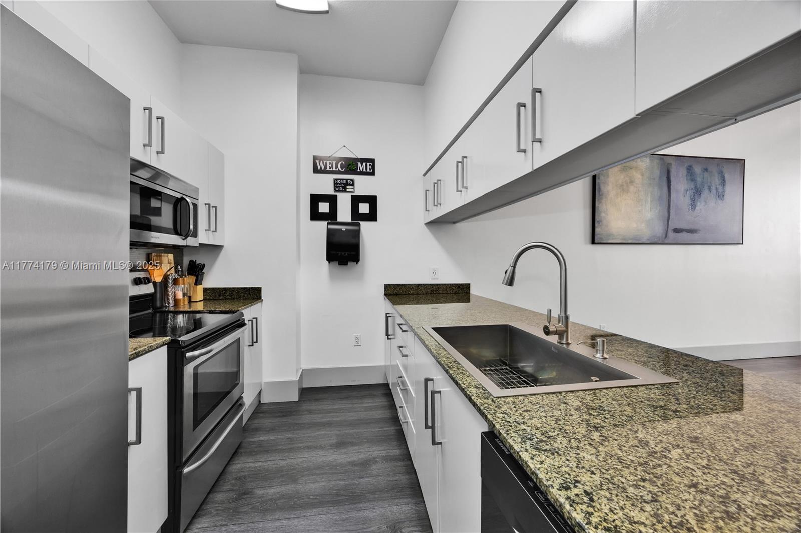 1200 Brickell Bay Dr # 1406