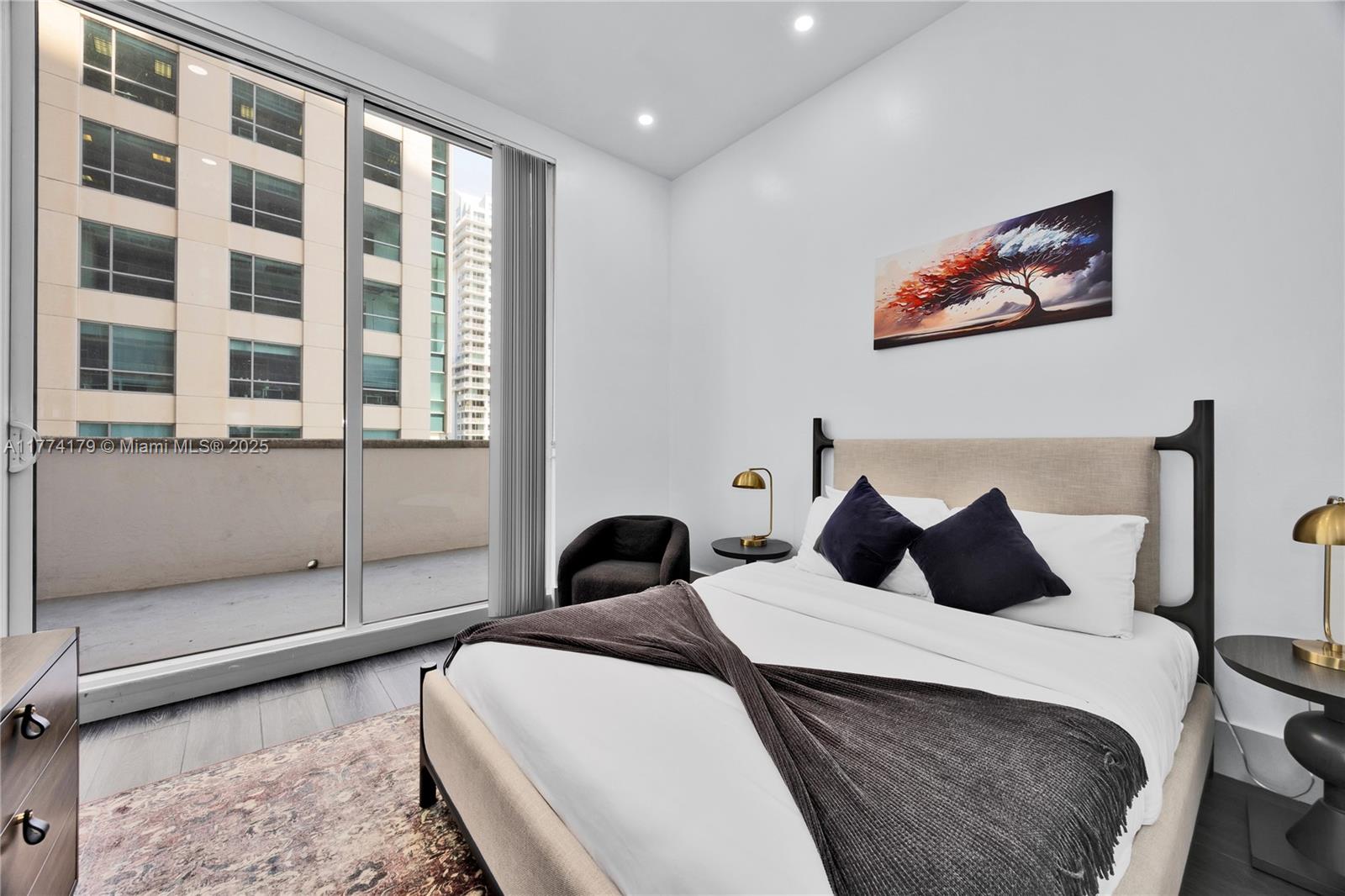 1200 Brickell Bay Dr # 1406