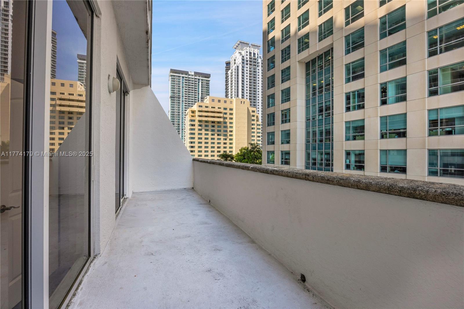 1200 Brickell Bay Dr # 1406