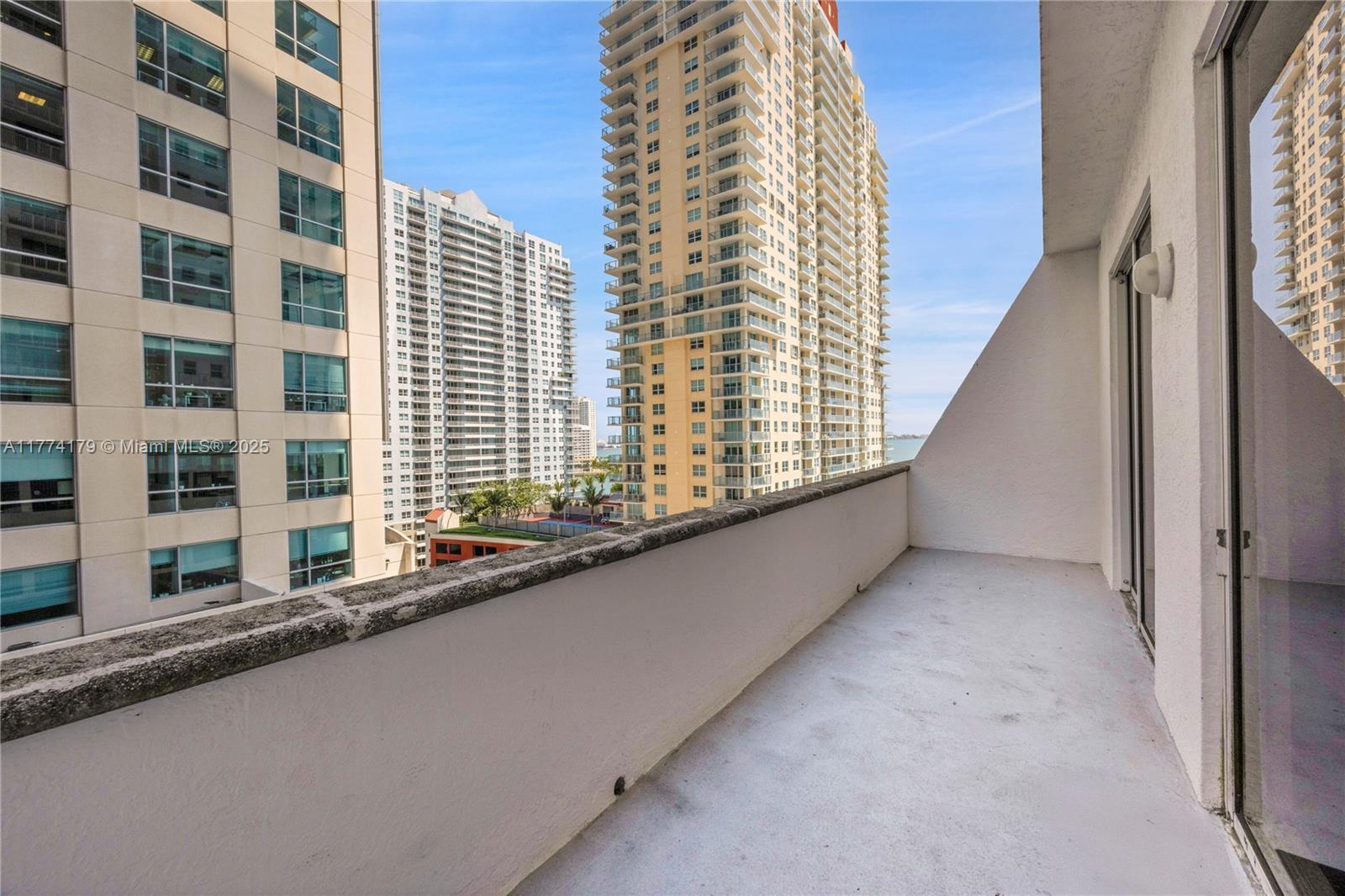 1200 Brickell Bay Dr # 1406