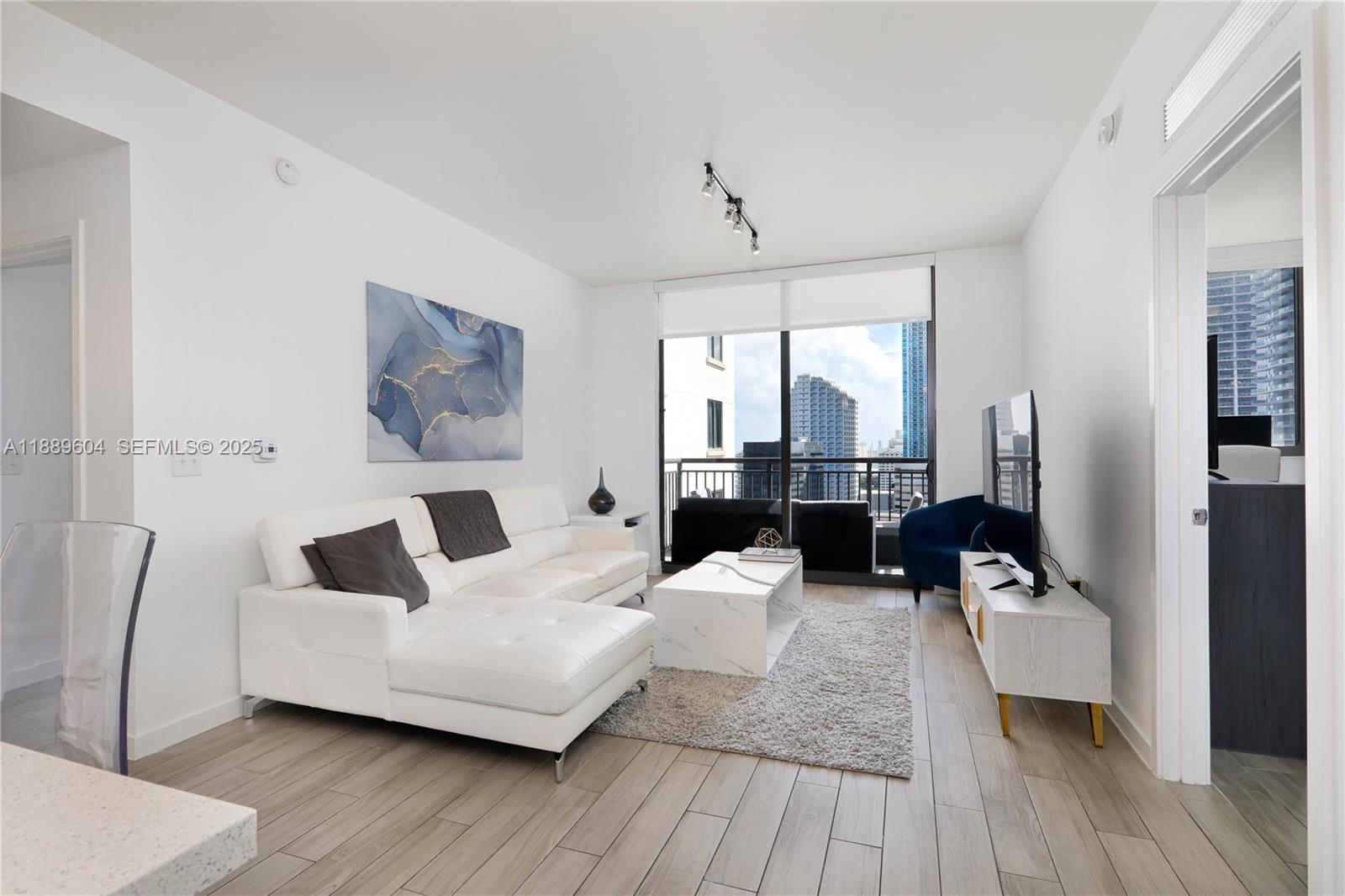 999 SW 1st Ave # 2011