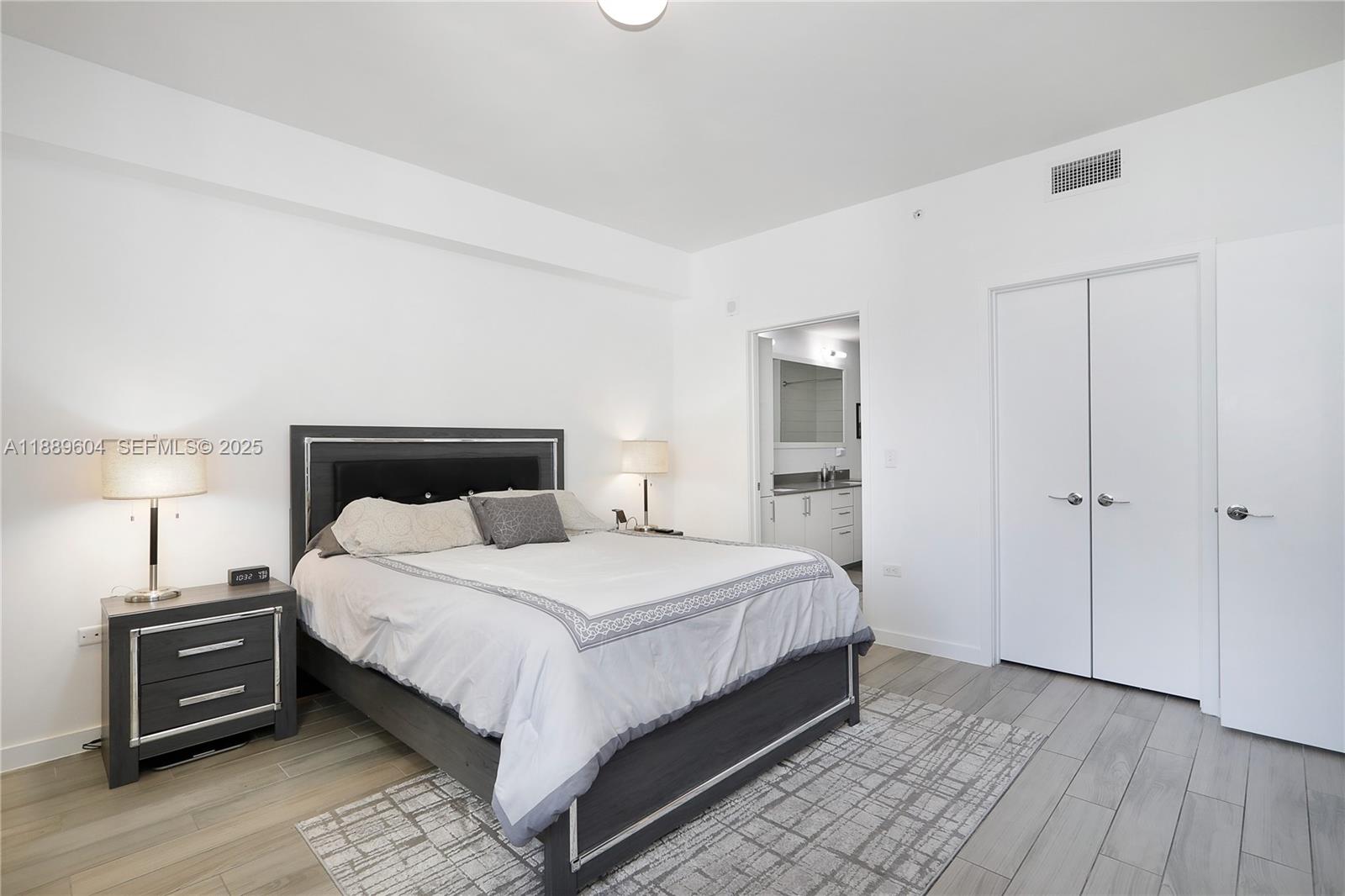 999 SW 1st Ave # 2011