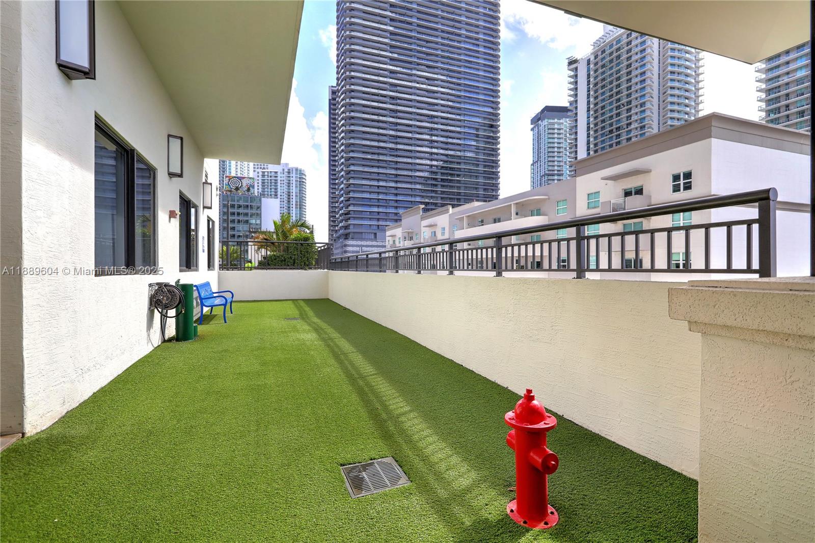 999 SW 1st Ave # 2011