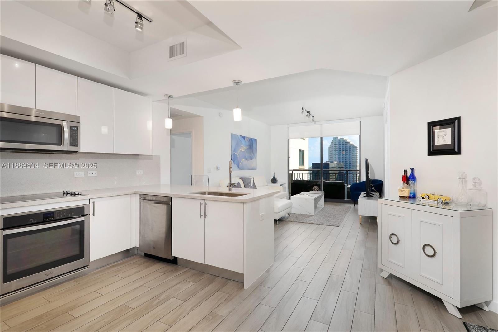 999 SW 1st Ave # 2011