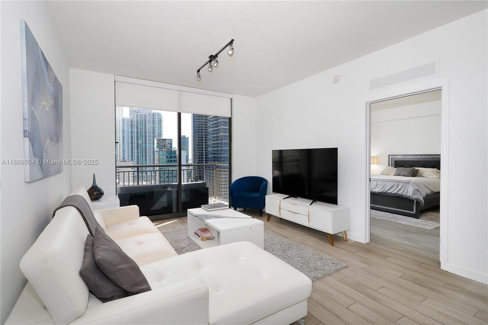 999 SW 1st Ave # 2011