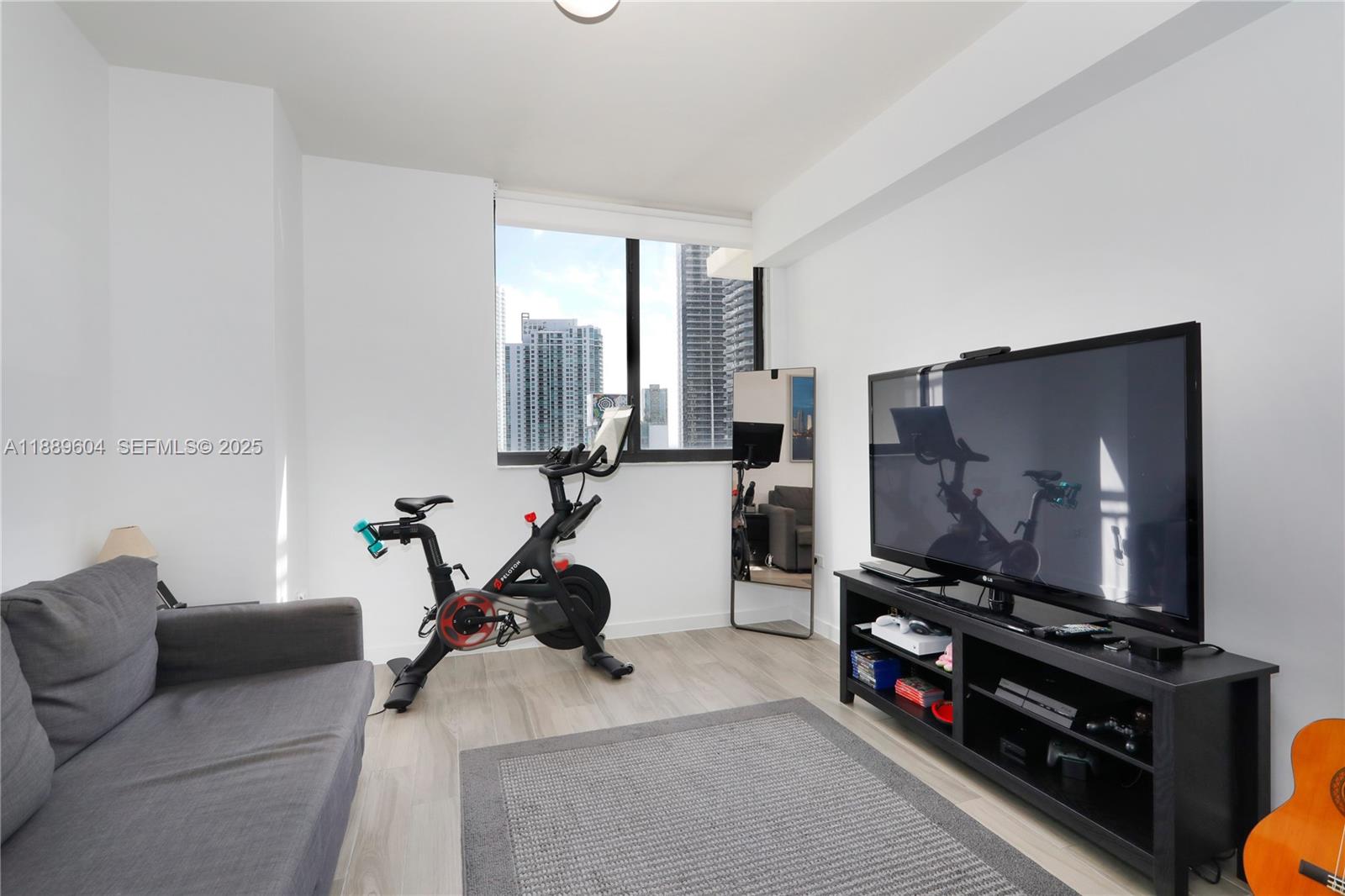 999 SW 1st Ave # 2011