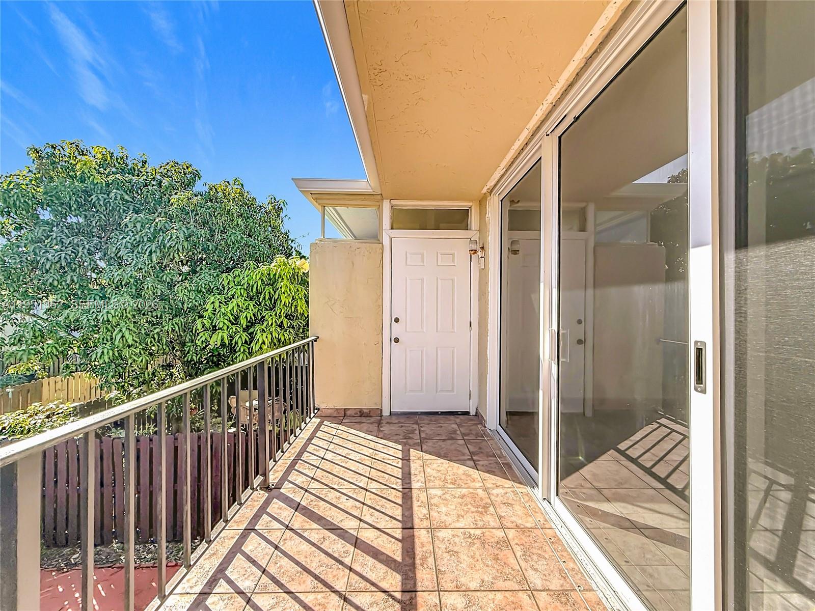 2412 NE 11th St # 160