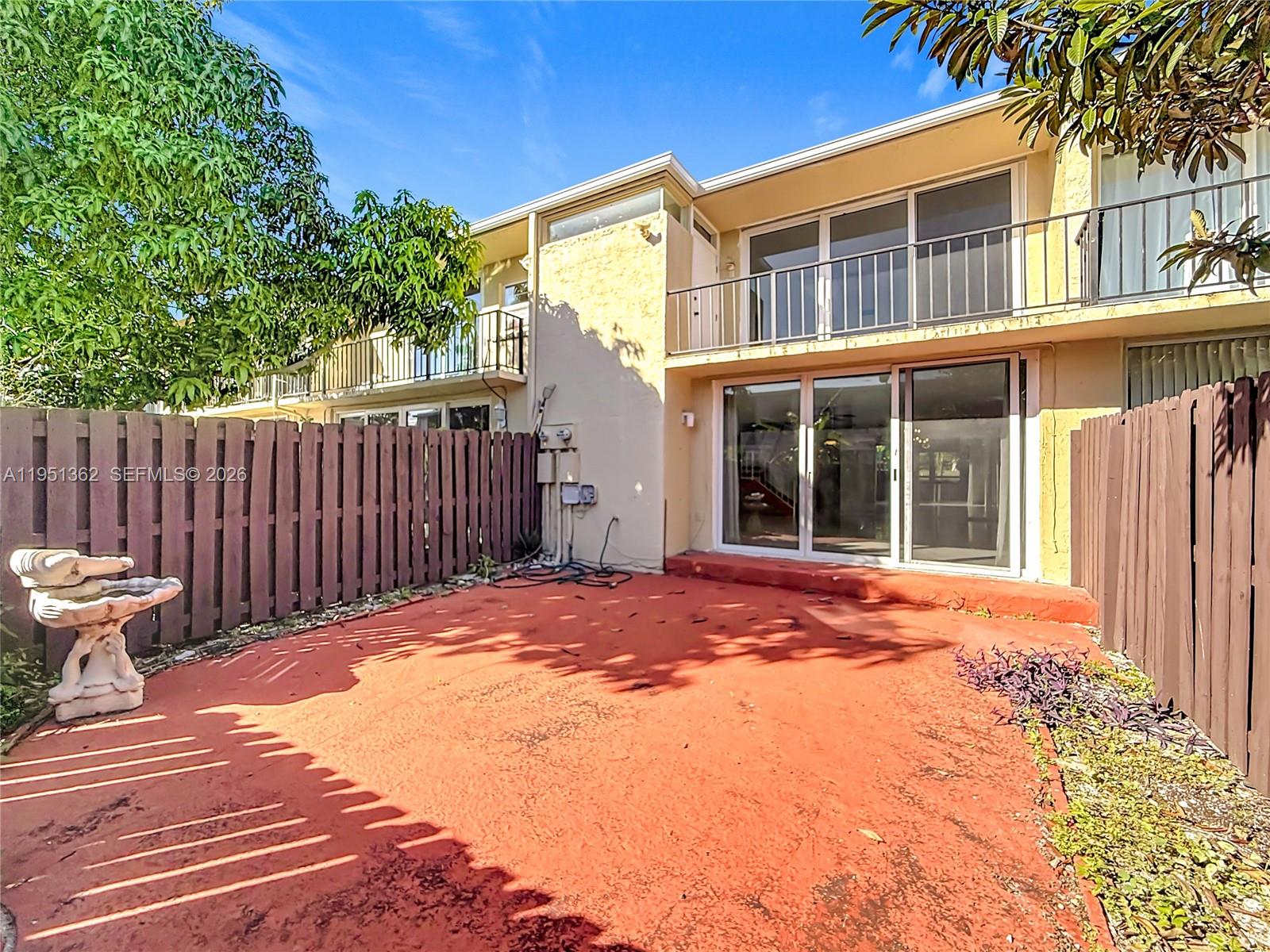 2412 NE 11th St # 160