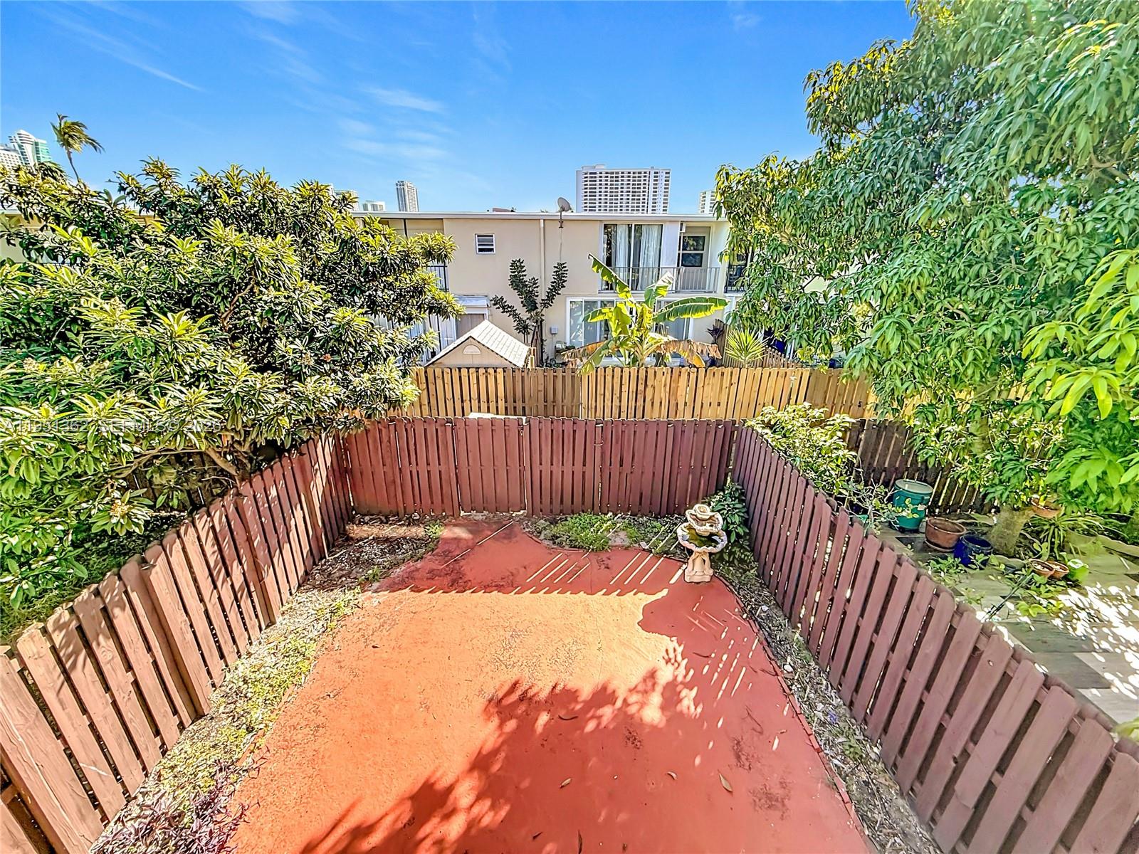 2412 NE 11th St # 160