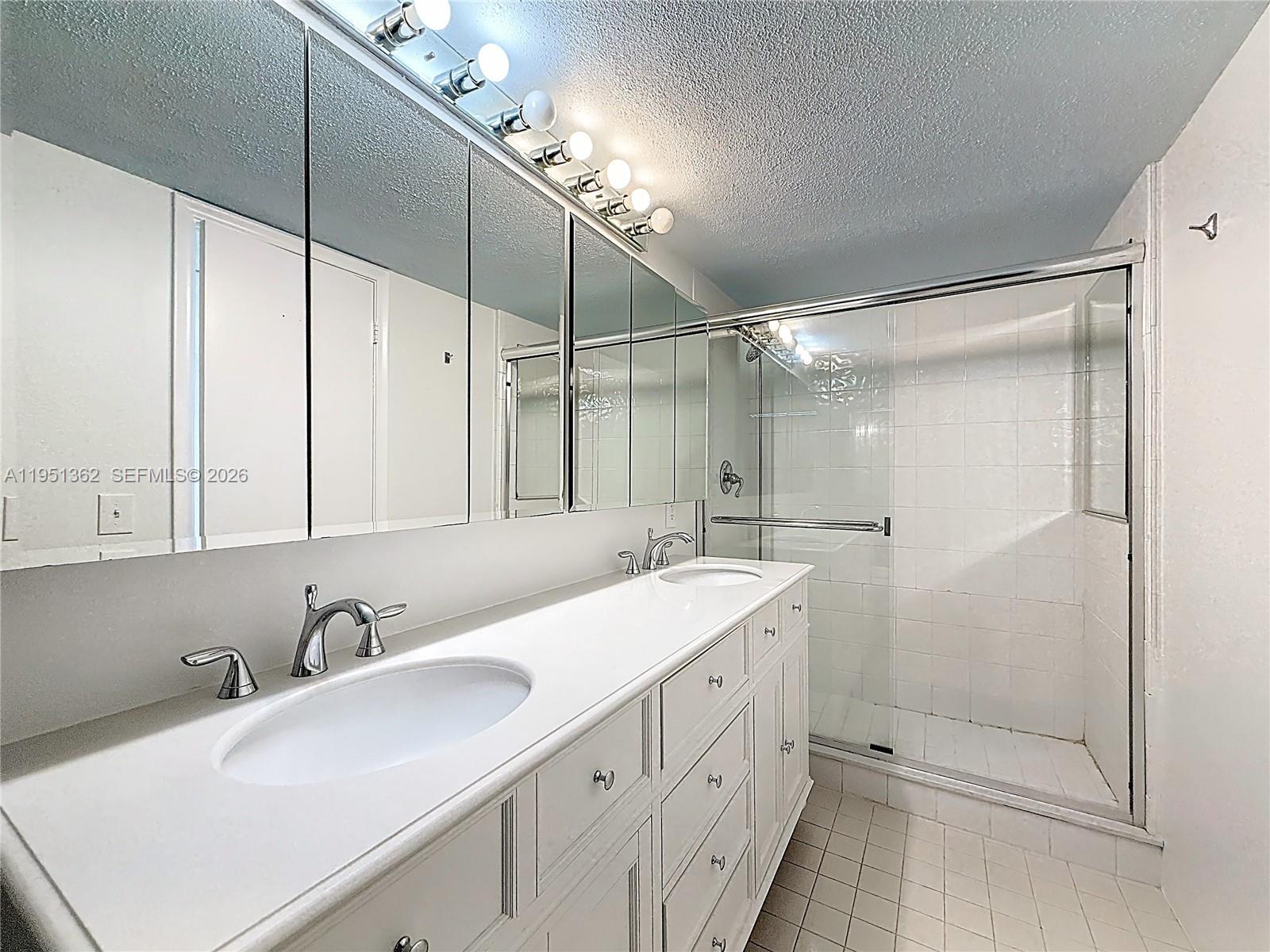 2412 NE 11th St # 160