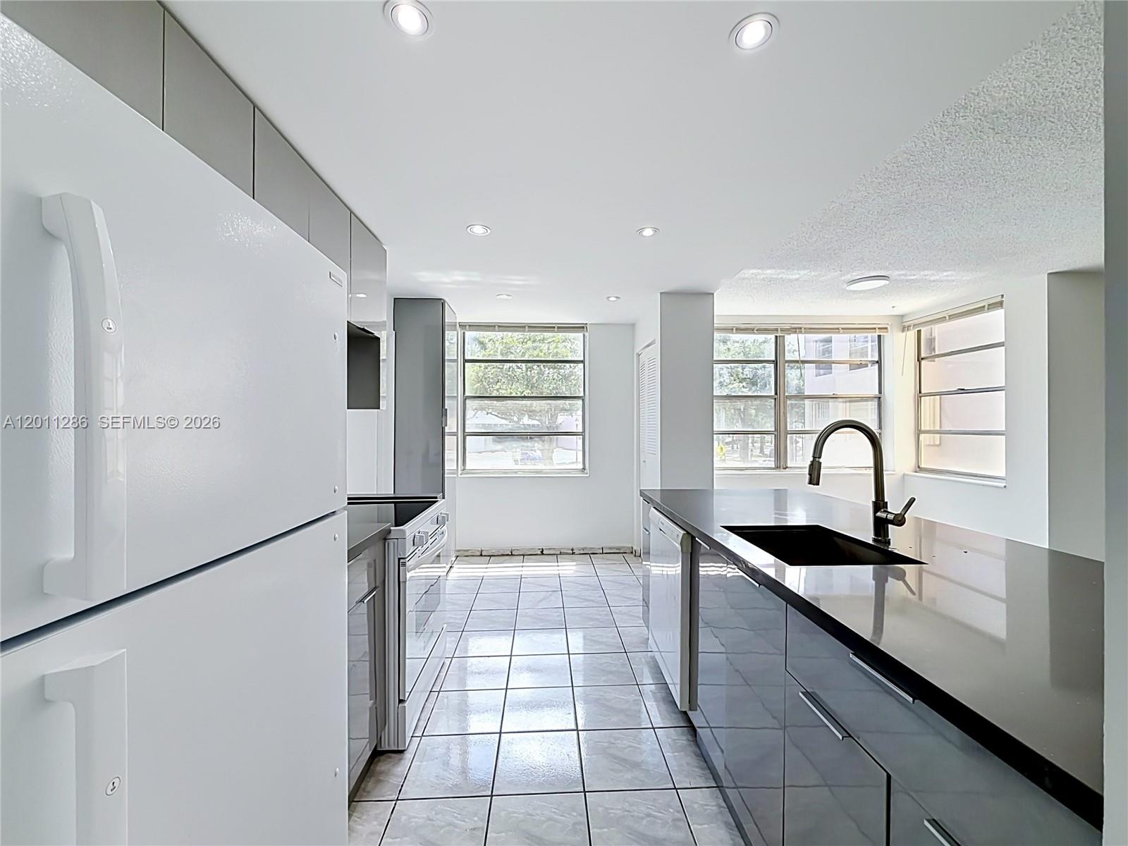 16400 NE 17th Ave # 206