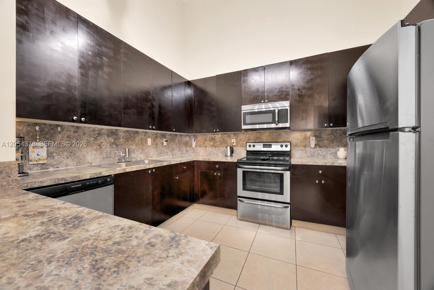 3326 NE 11th Dr