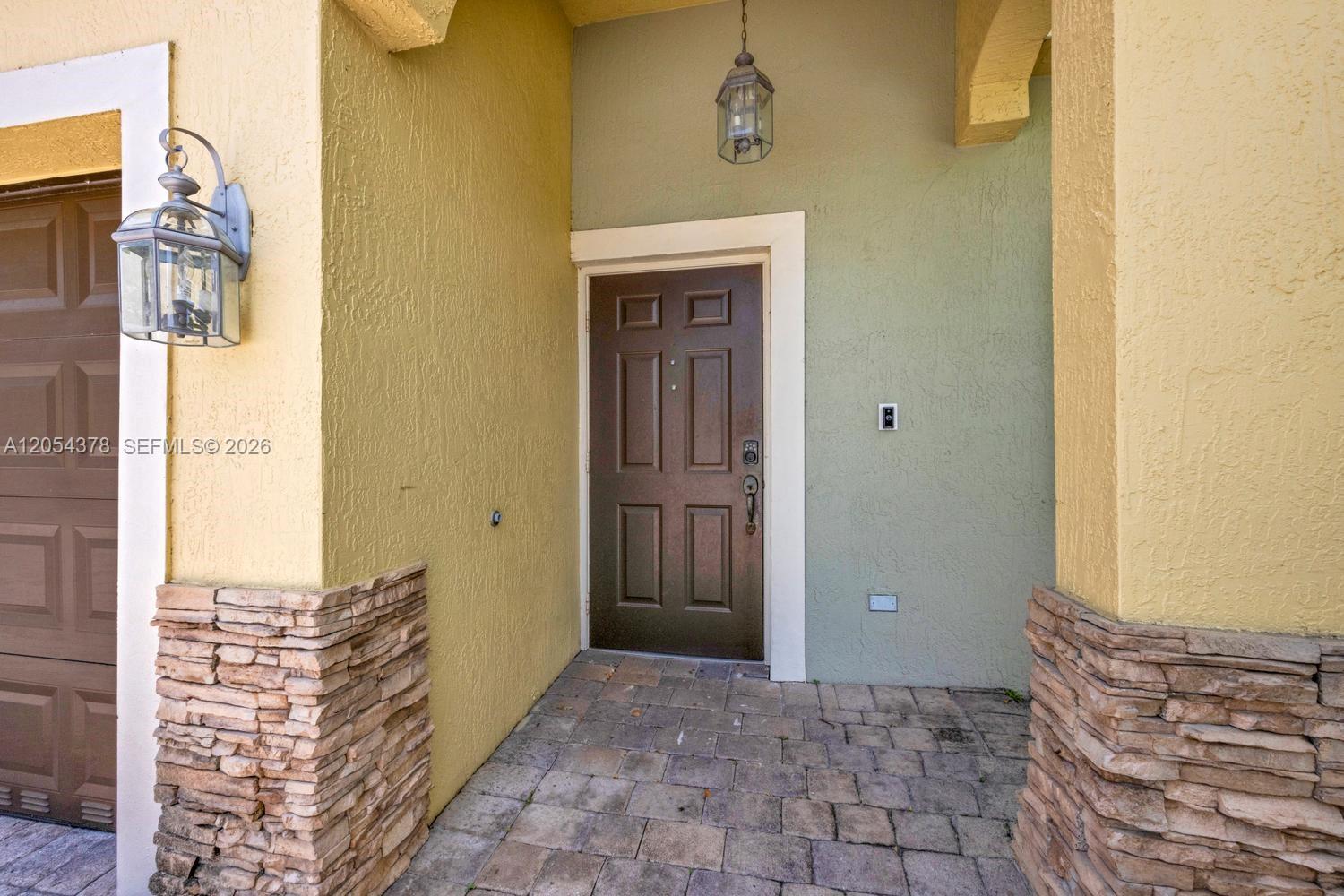 3326 NE 11th Dr