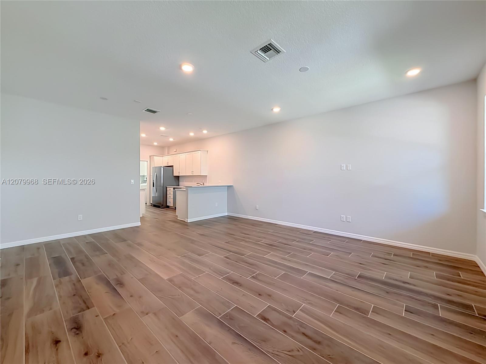 1040 Eucalyptus Dr # 2