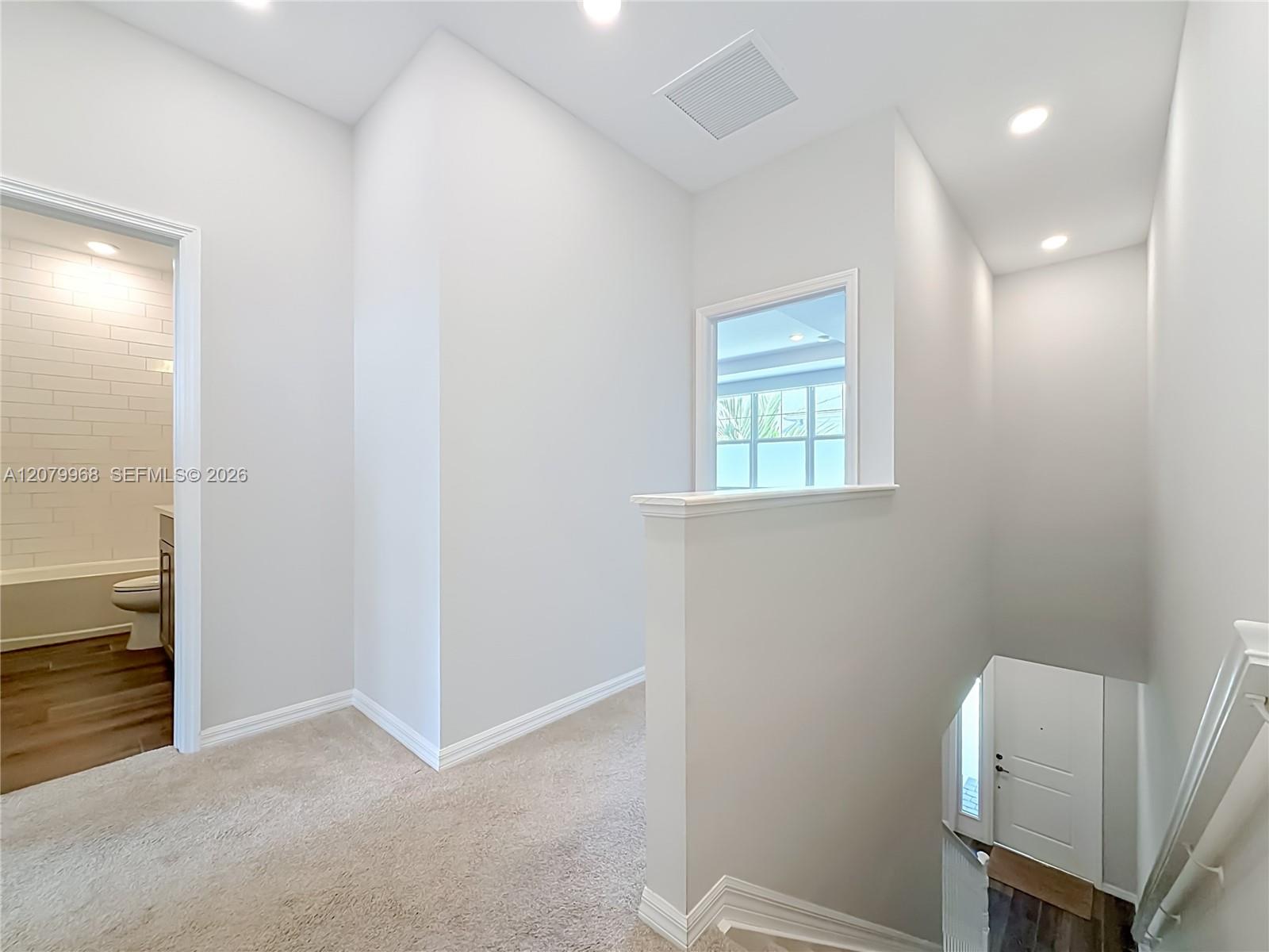 1040 Eucalyptus Dr # 2