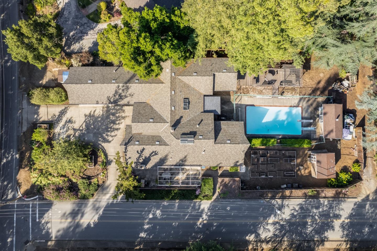 720 Loyola DR