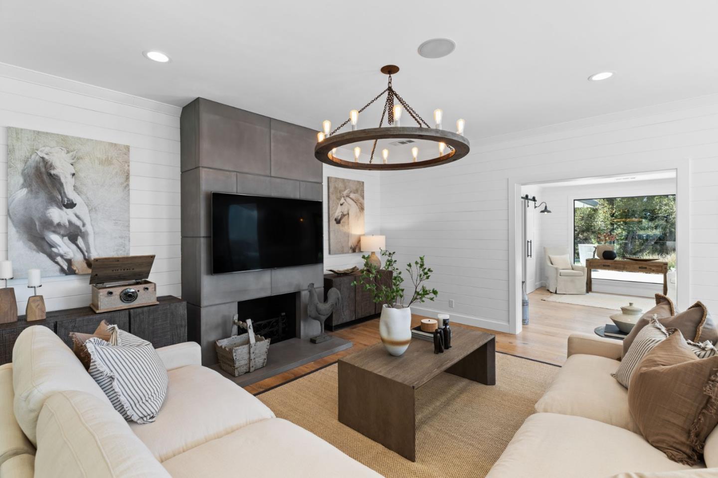 595 Summit Springs RD