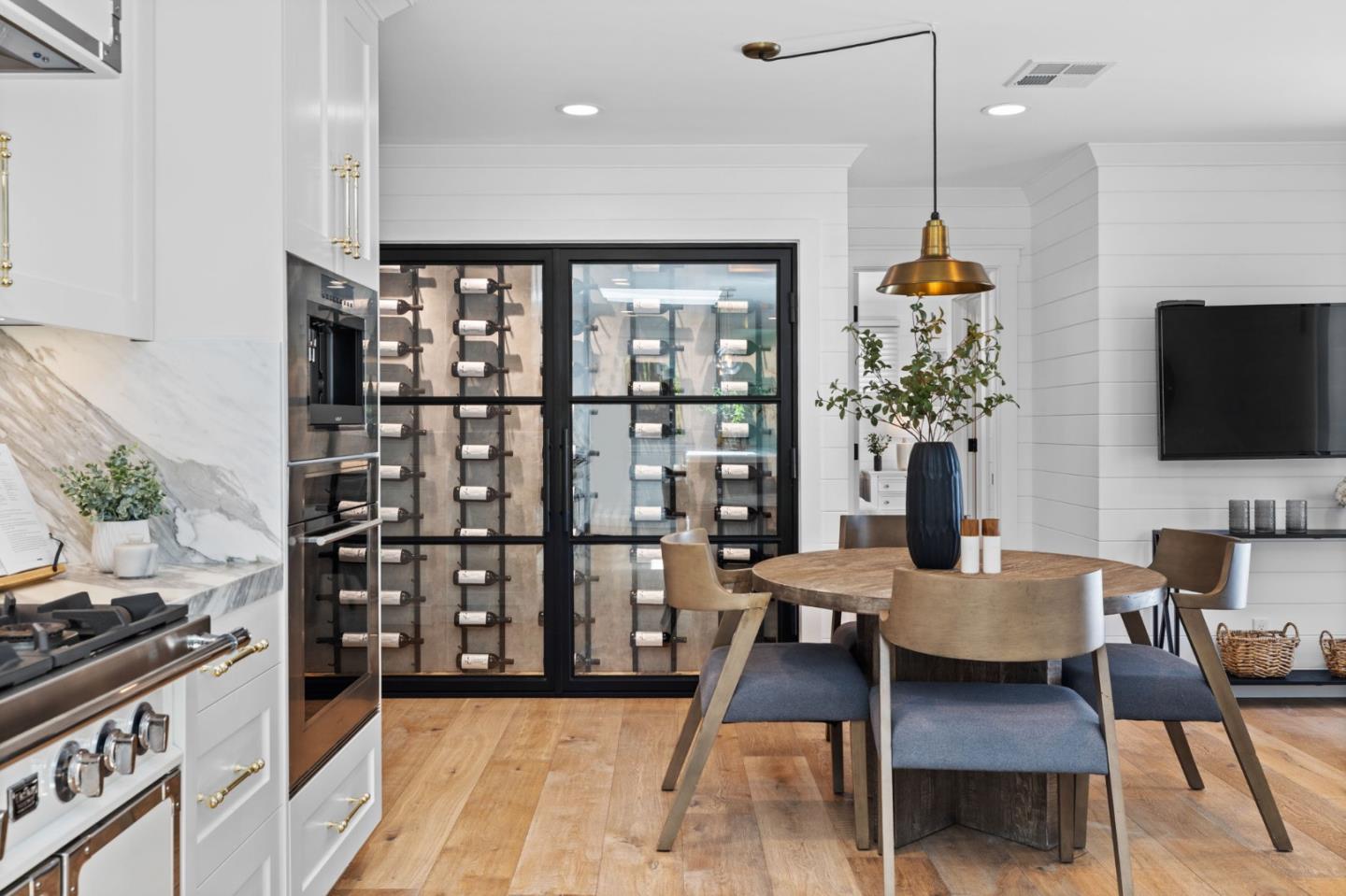 595 Summit Springs RD