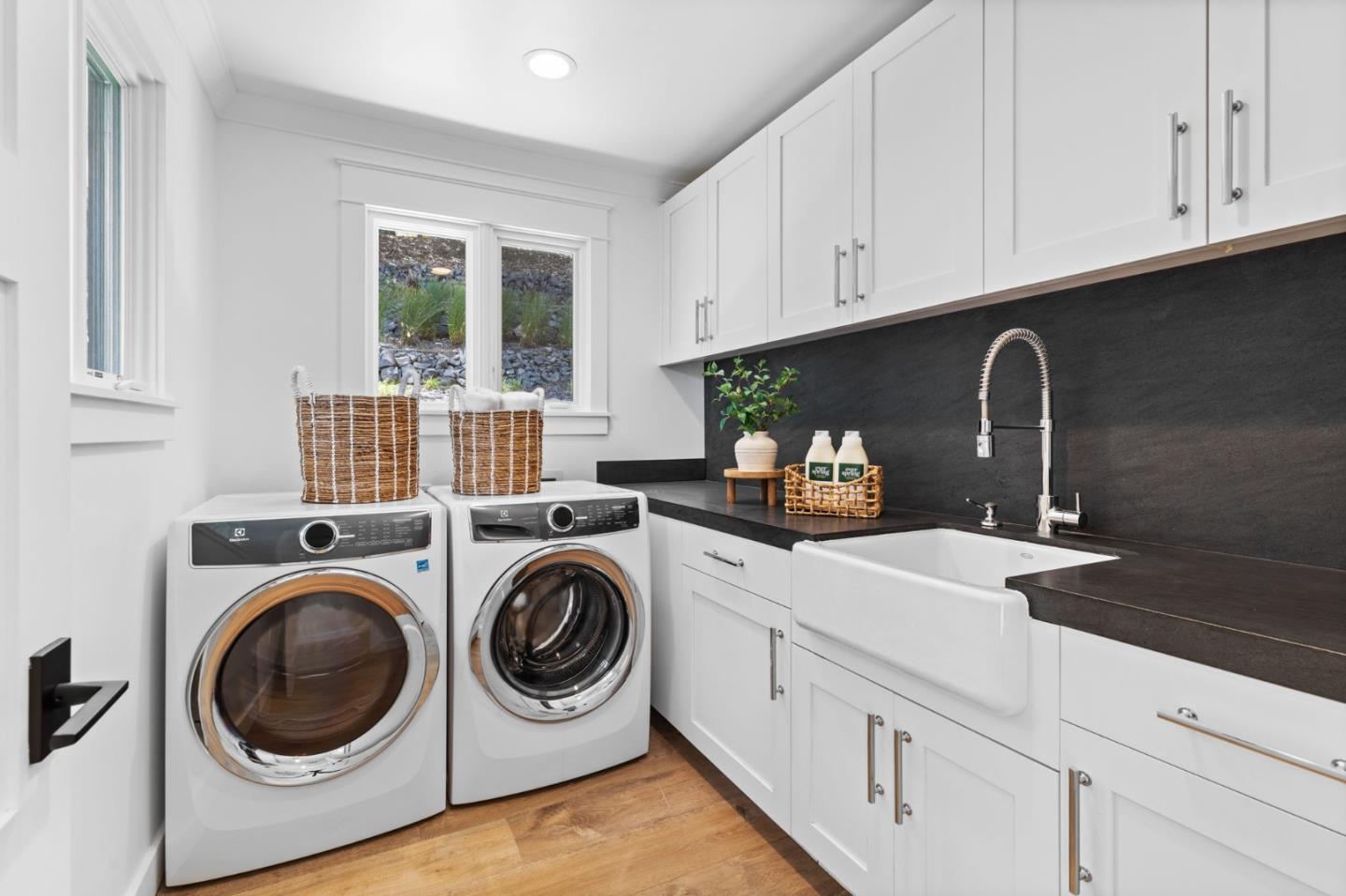 595 Summit Springs RD