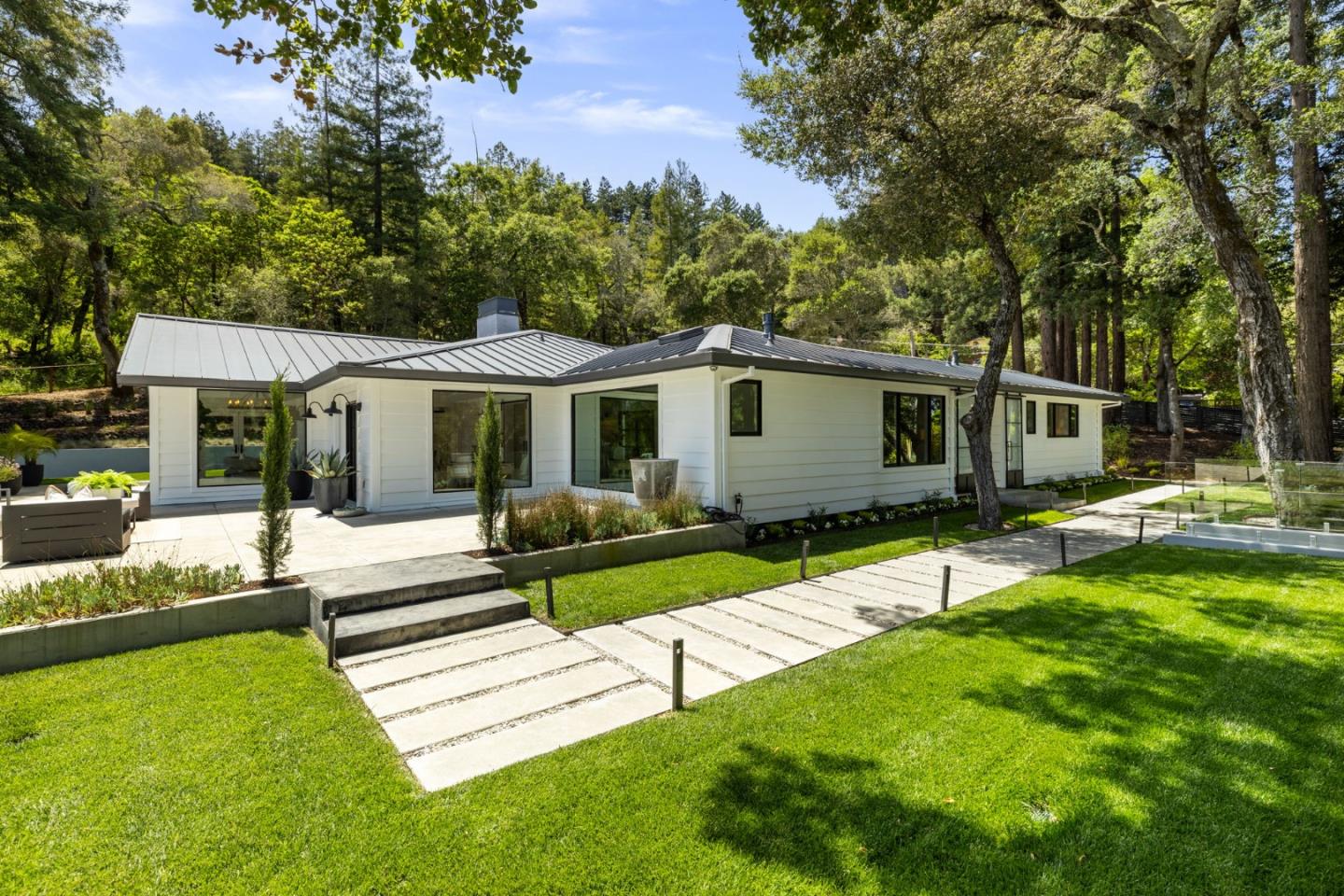 595 Summit Springs RD