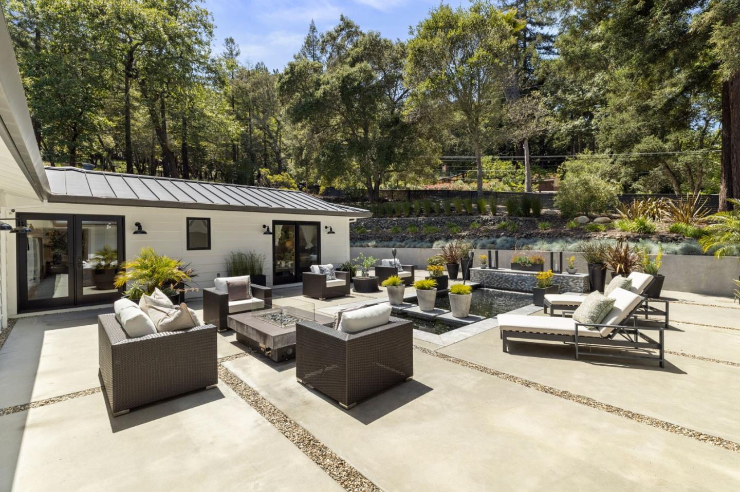 595 Summit Springs RD