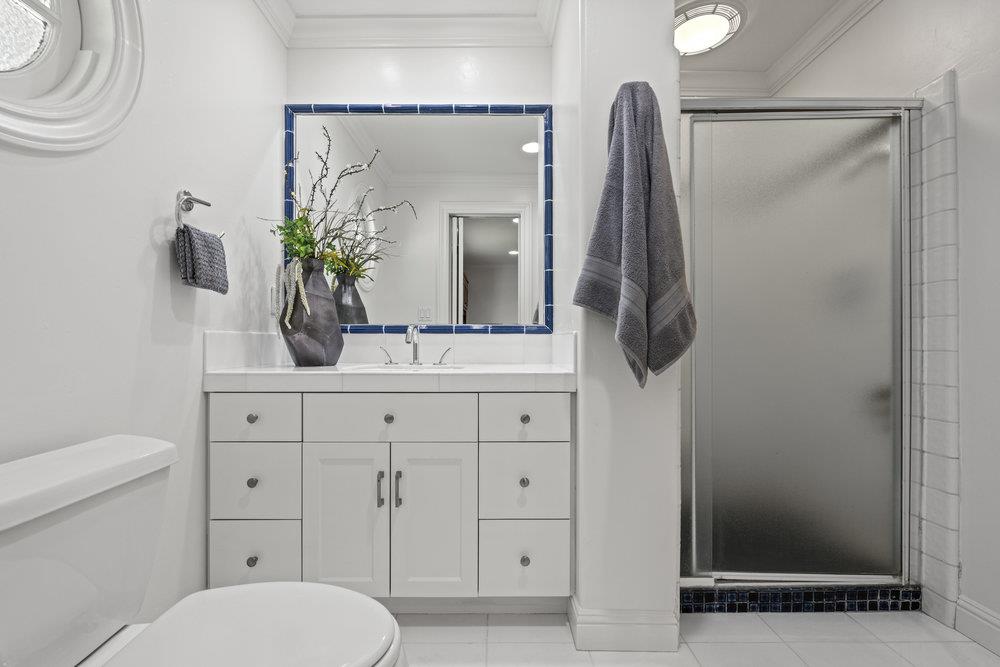 1405 Montclaire Place