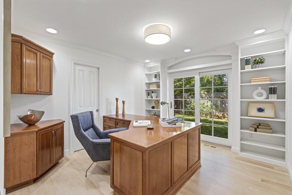 1405 Montclaire Place
